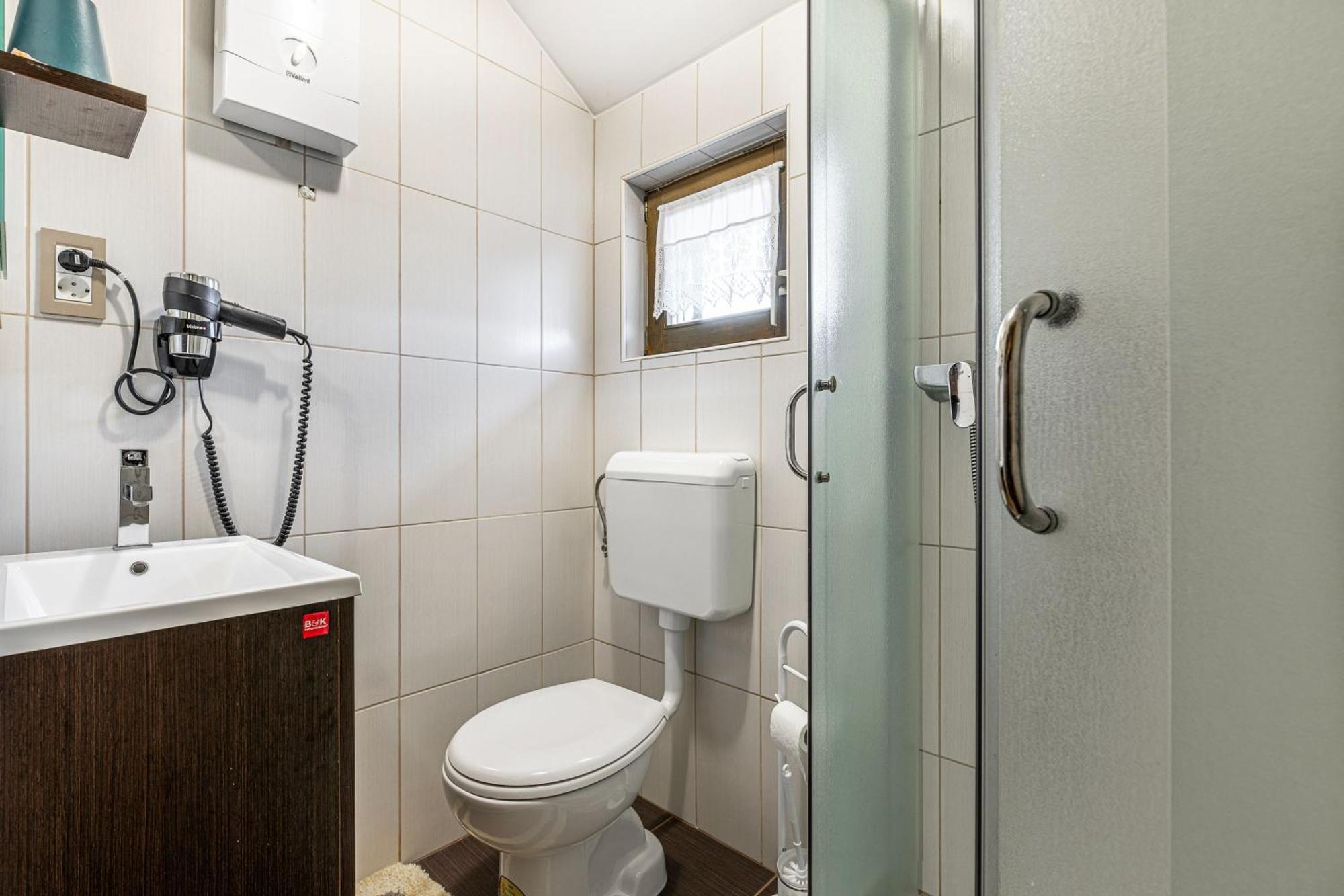 Ladybug House With Whirlpool - Happy Rentals Fokovci Eksteriør bilde