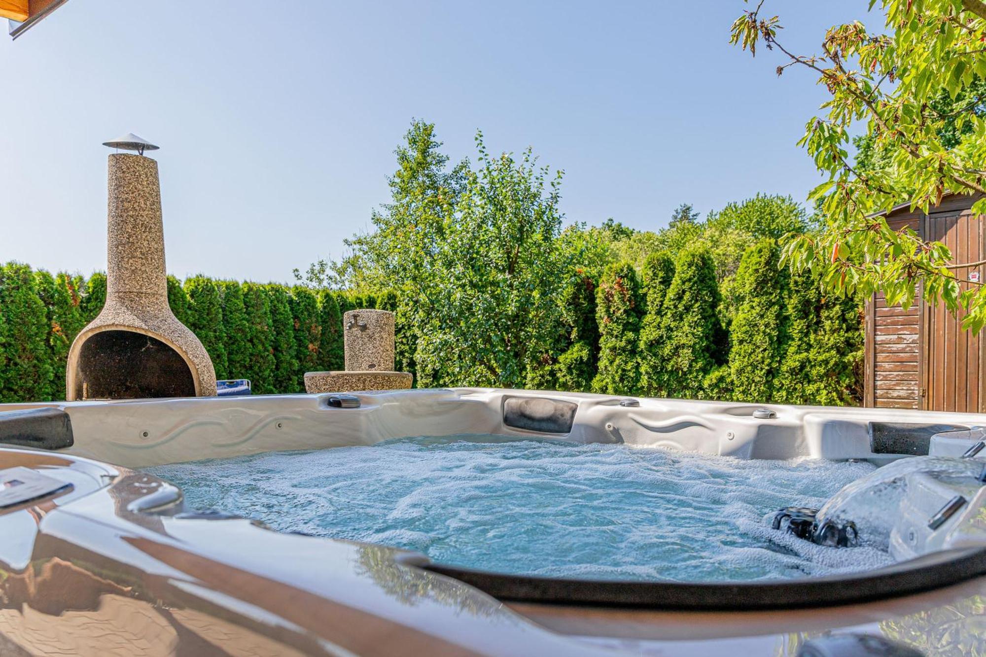 Ladybug House With Whirlpool - Happy Rentals Fokovci Eksteriør bilde